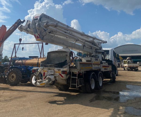 เดินระบบจารบีปั๊มคอนกรีต ปั๊มบูม CIFA K36 บูม 36 เมตร