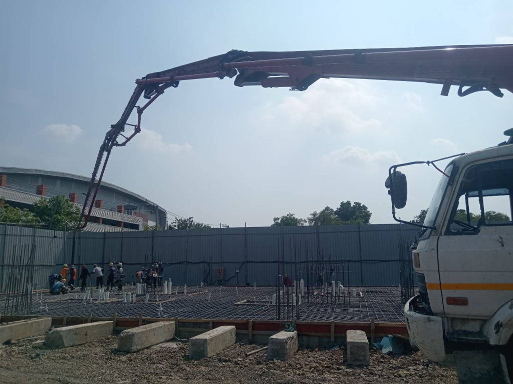 เช่าปั๊มคอนกรีต โรงเรียน SBS รังสิต เทพื้นลาน โรงเรียน SBS รังสิต 110คิว รูปที่ 1 Sannki Thai