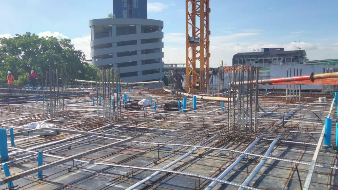 เช่าปั๊มคอนกรีต สายลวด สมุทรปราการ เทพื้นชั้น4 สายลวด สมุทรปราการ 95 คิว รูปที่ 1 Sannki Thai